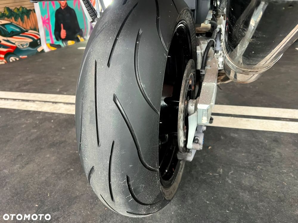 Yamaha FZS - 19