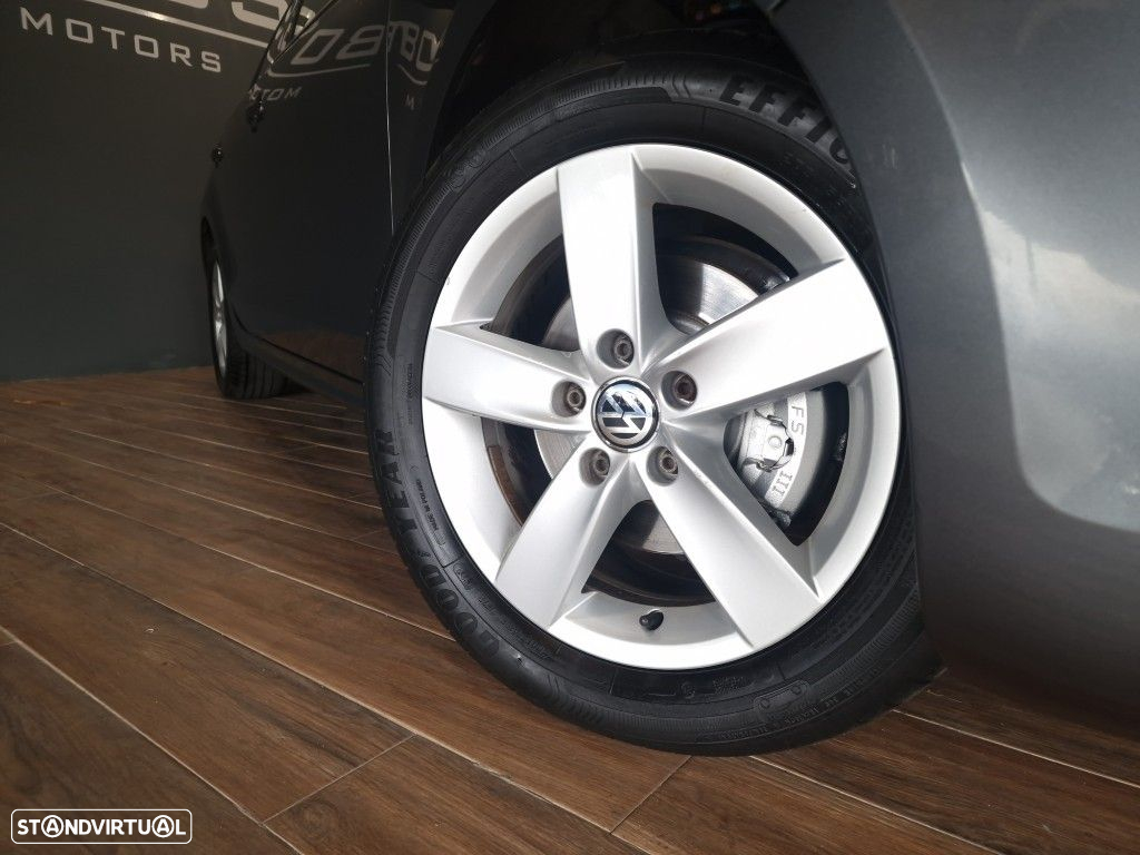 VW Jetta 1.6 TDi Highline - 4