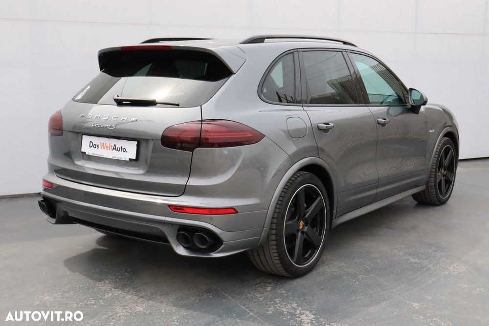 Porsche Cayenne 4.2 L S - 8