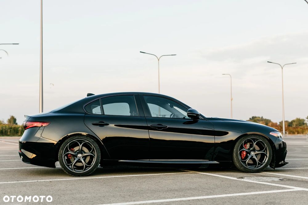 Alfa Romeo Giulia 2.0 Turbo 16V AT8 Veloce - 8