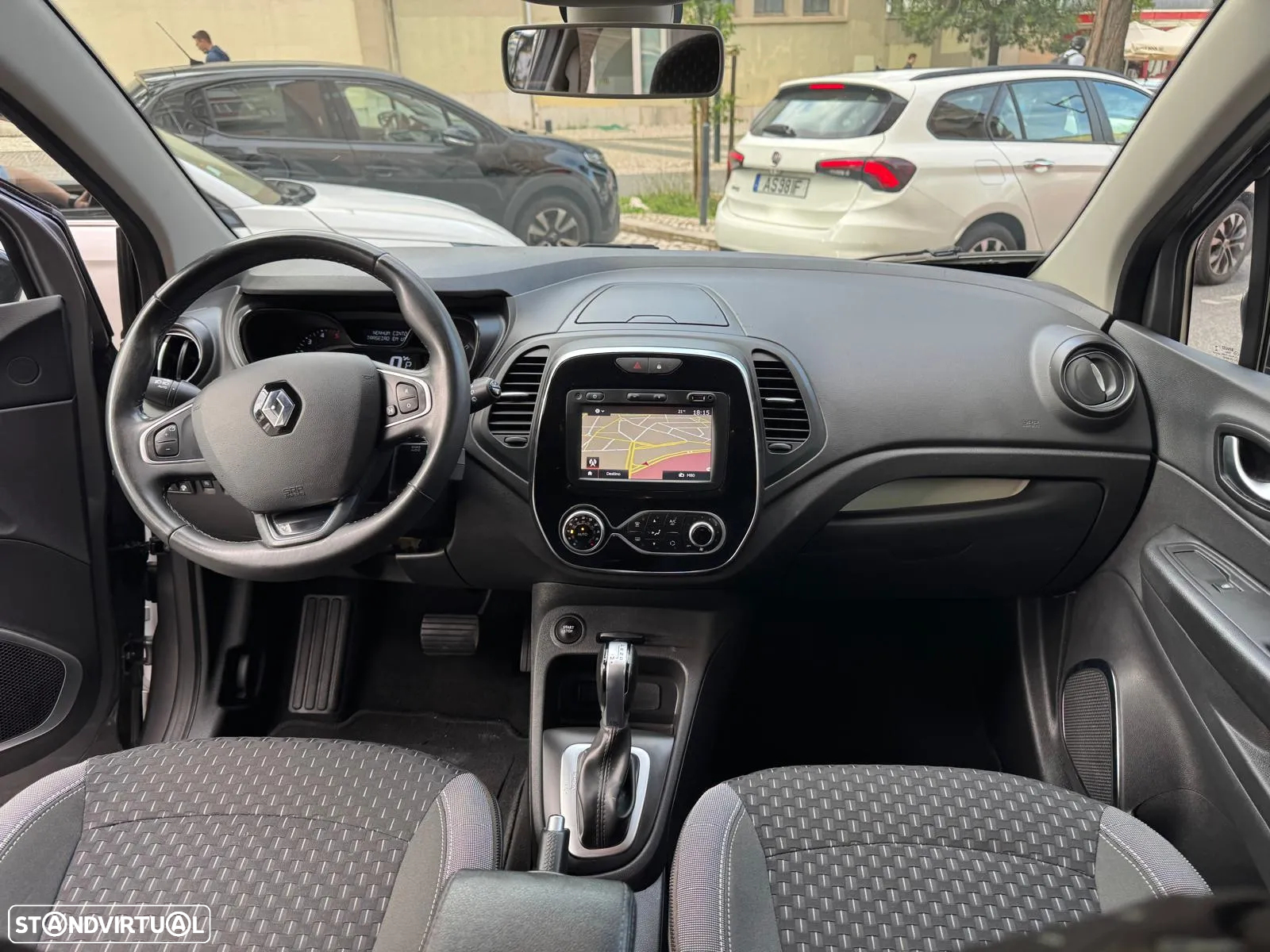 Renault Captur 1.5 dCi Exclusive EDC - 14