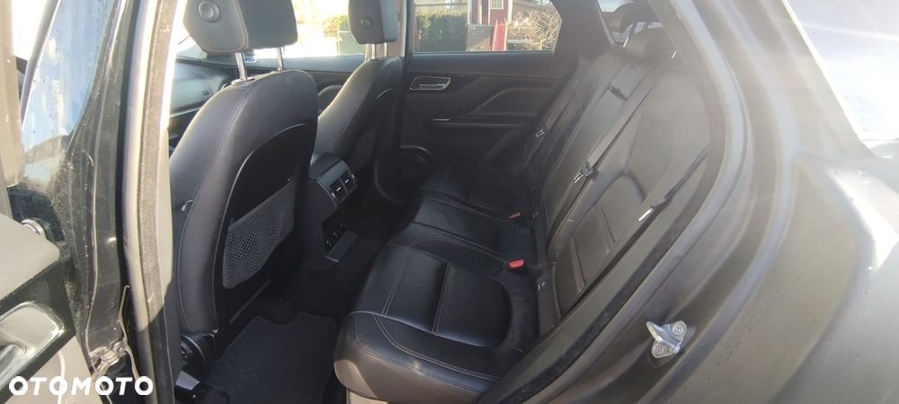 Jaguar F-Pace 2.0 i4D RWD Pure - 7