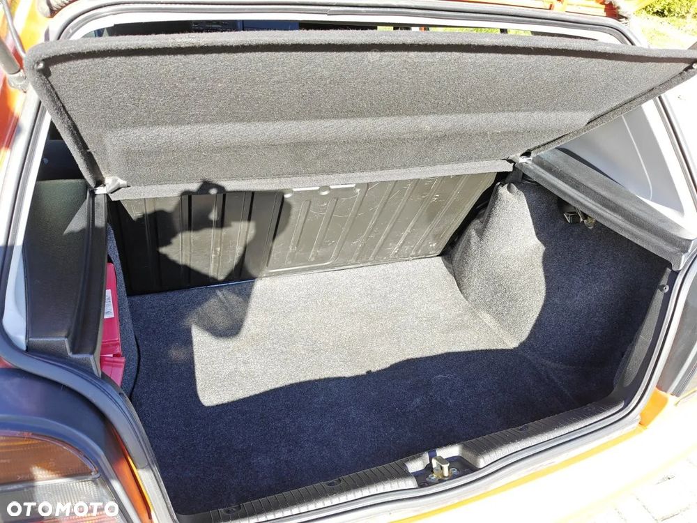 Volkswagen Golf 1.6 - 22