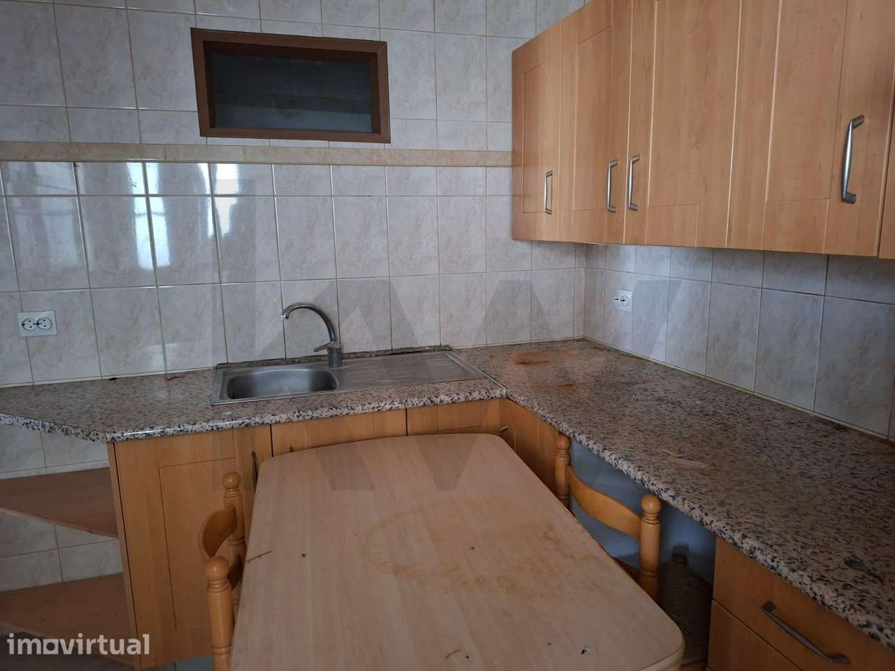 Moradia com 2 divisões de utilização independente habitação e restaura - Grande imagem: 3/24