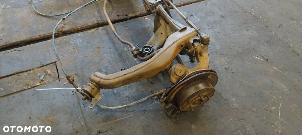 KOMPLETNE ZAWIESZENIE BELKA SANKI TYŁ TOYOTA AVENSIS T25 KOMBI - 3