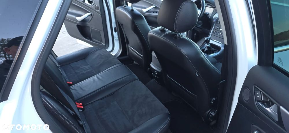 Ford Mondeo 2.0 EcoBoost Titanium - 18