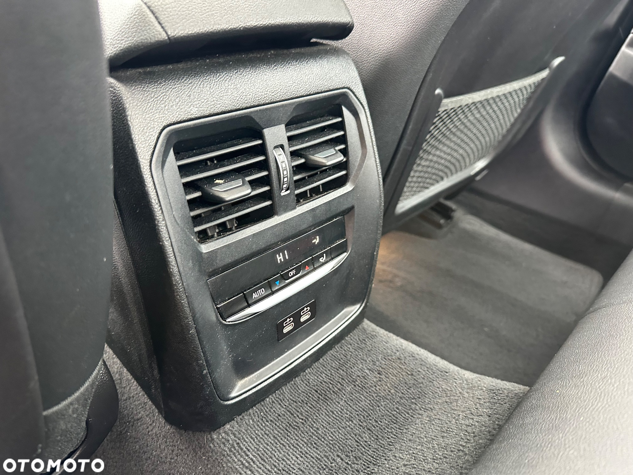 BMW Seria 3 330i - 13