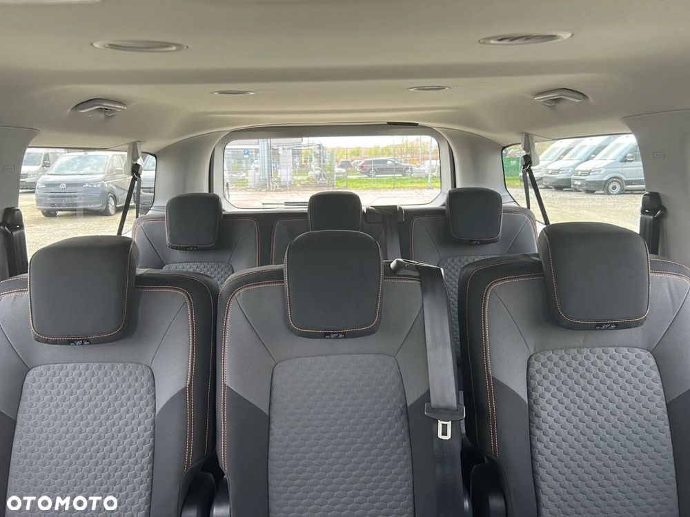 Volkswagen Caravelle - 17