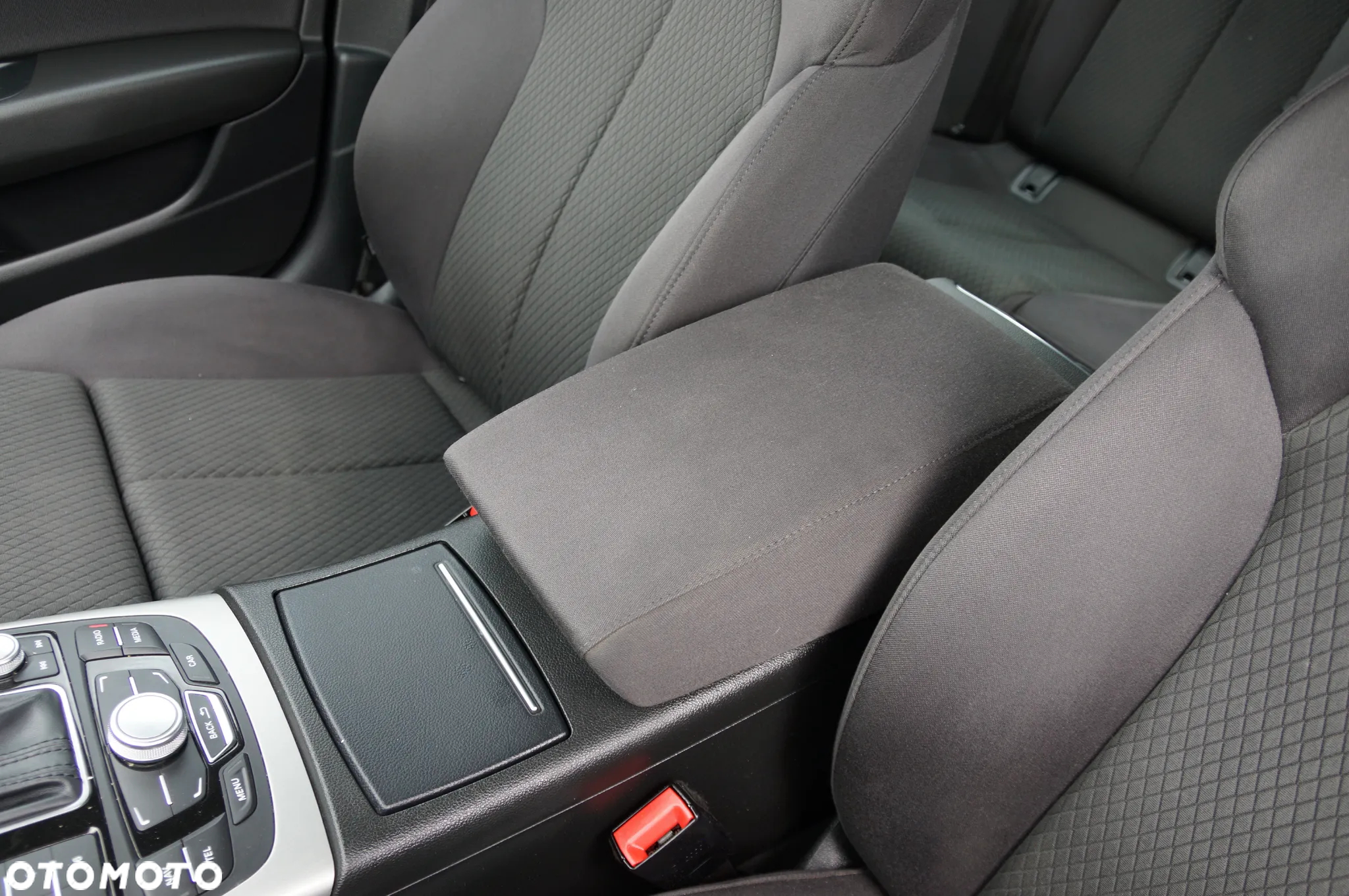 Audi A6 Avant 2.0 TDI Ultra S tronic - 23