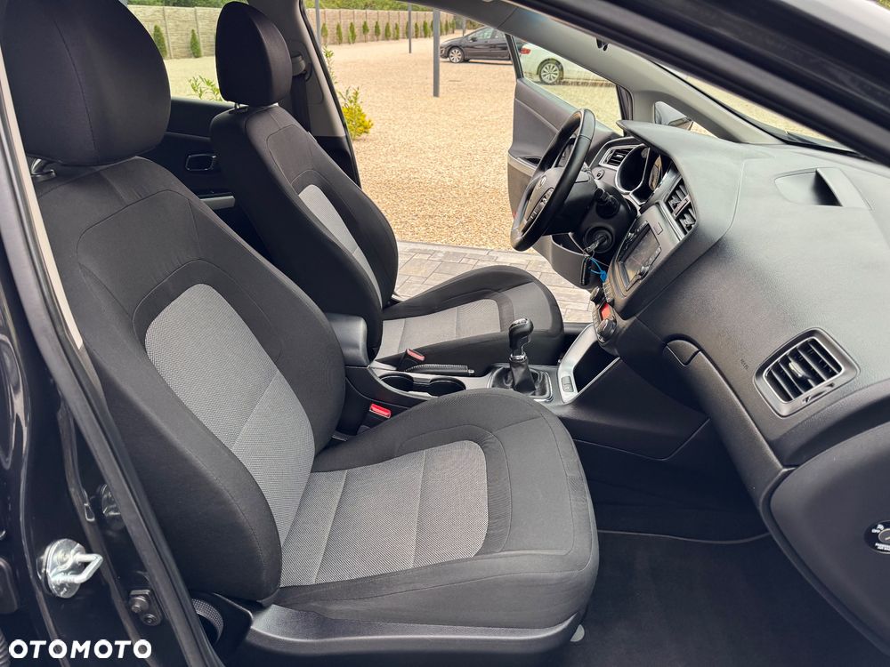 Kia Ceed 1.6 GDI Dream-Team Edition - 27