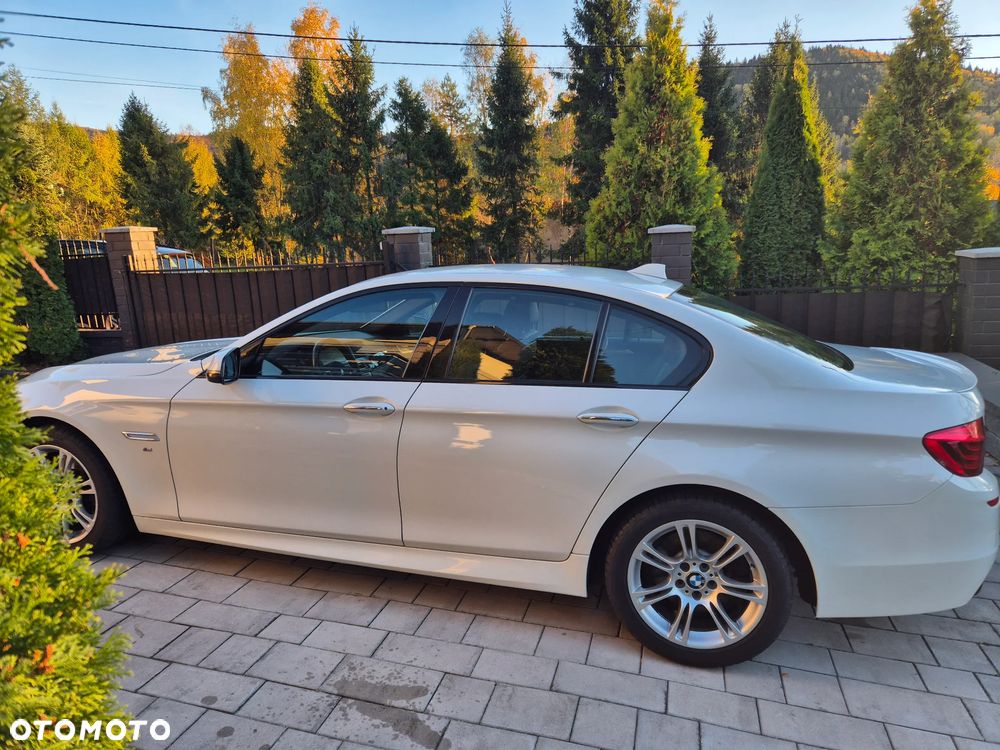 BMW Seria 5 528i xDrive - 4