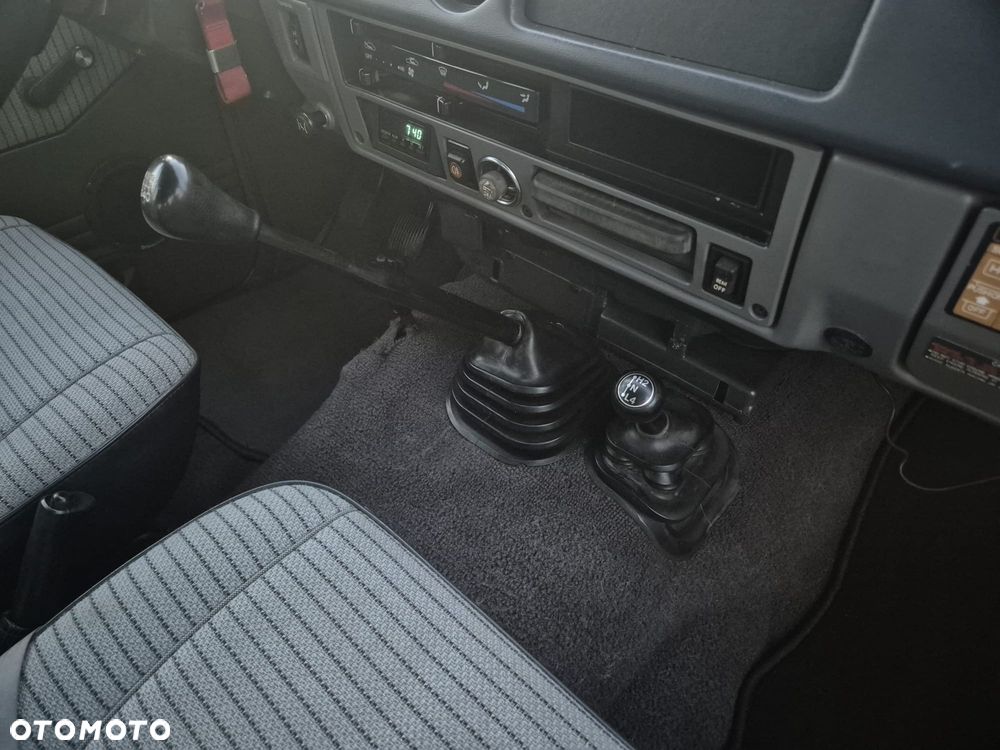 Toyota Land Cruiser - 28