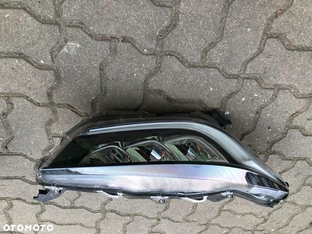 TOYOTA YARIS 4 IV -20 PRAWA LAMPA PRZÓD FULL LED - 1