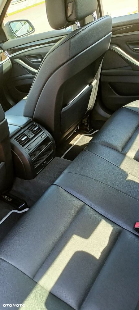 BMW Seria 5 535i xDrive Luxury Line - 13