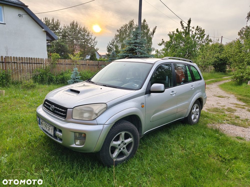 Toyota RAV4 - 1