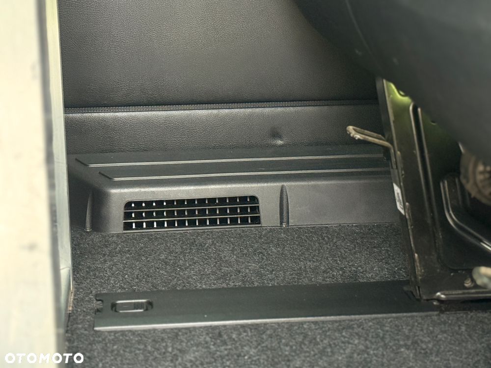 Mercedes-Benz Sprinter - 24