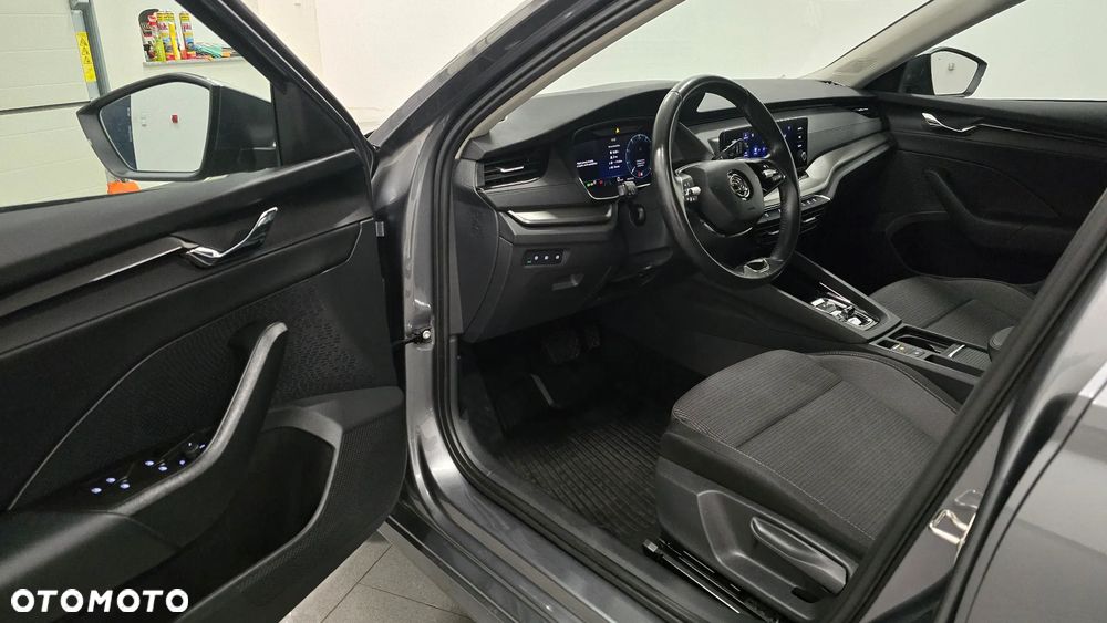 Skoda Octavia 2.0 TDI DSG Sport Edition - 5