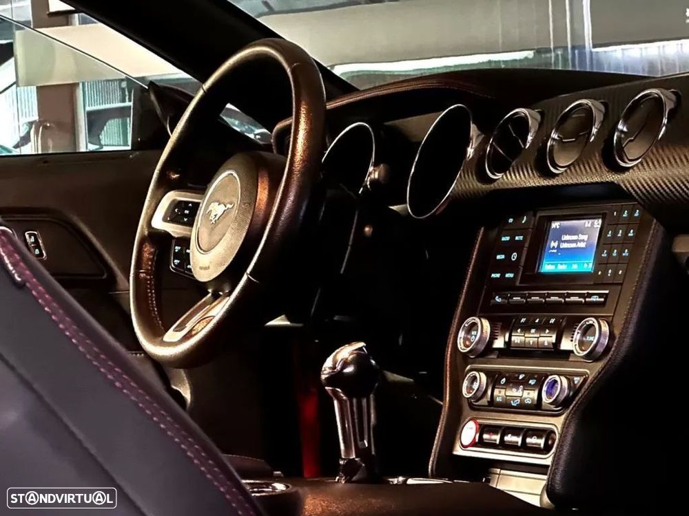 Ford Mustang - 28
