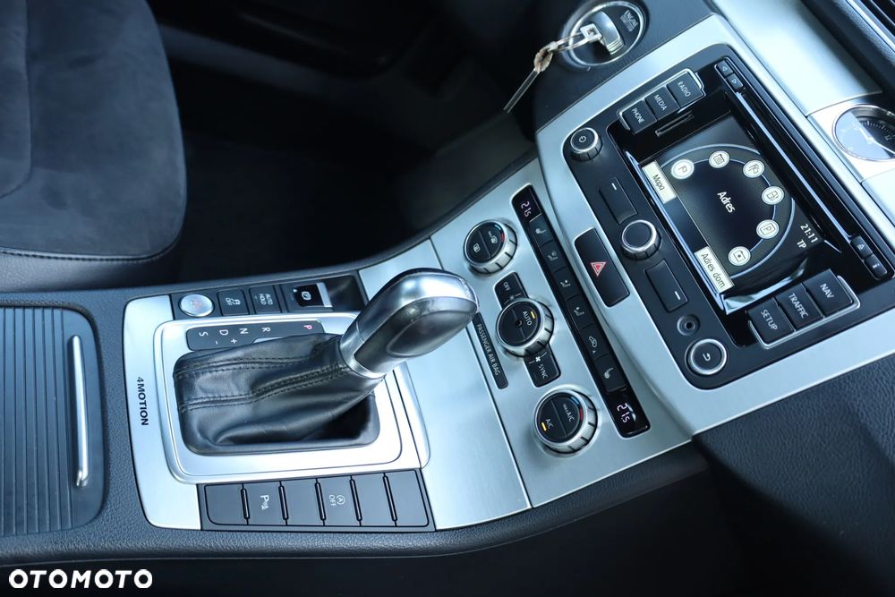 Volkswagen Passat 2.0 TDI 4Mot Highline DSG - 17