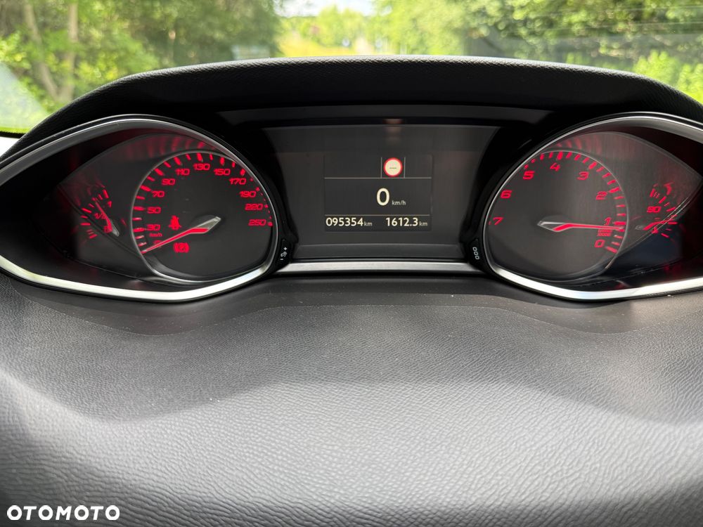 Peugeot 308 PureTech 130 GPF Stop & Start Allure Pack - 12