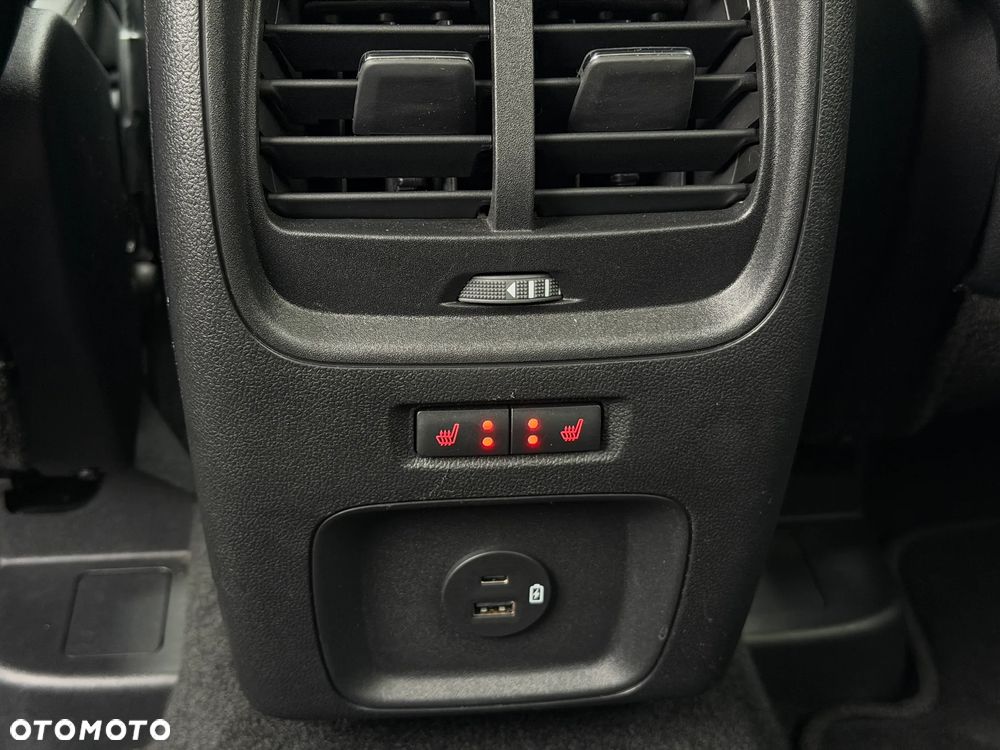 Ford Kuga 2.5 Duratec FHEV 4x4 TITANIUM X - 33