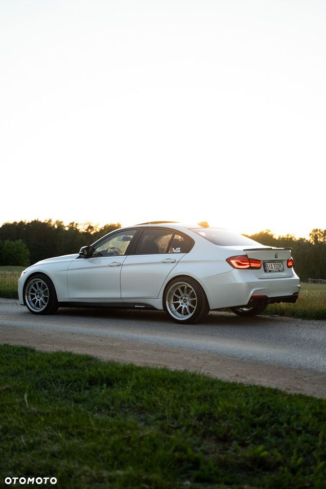 BMW Seria 3 335i Sport Line - 16