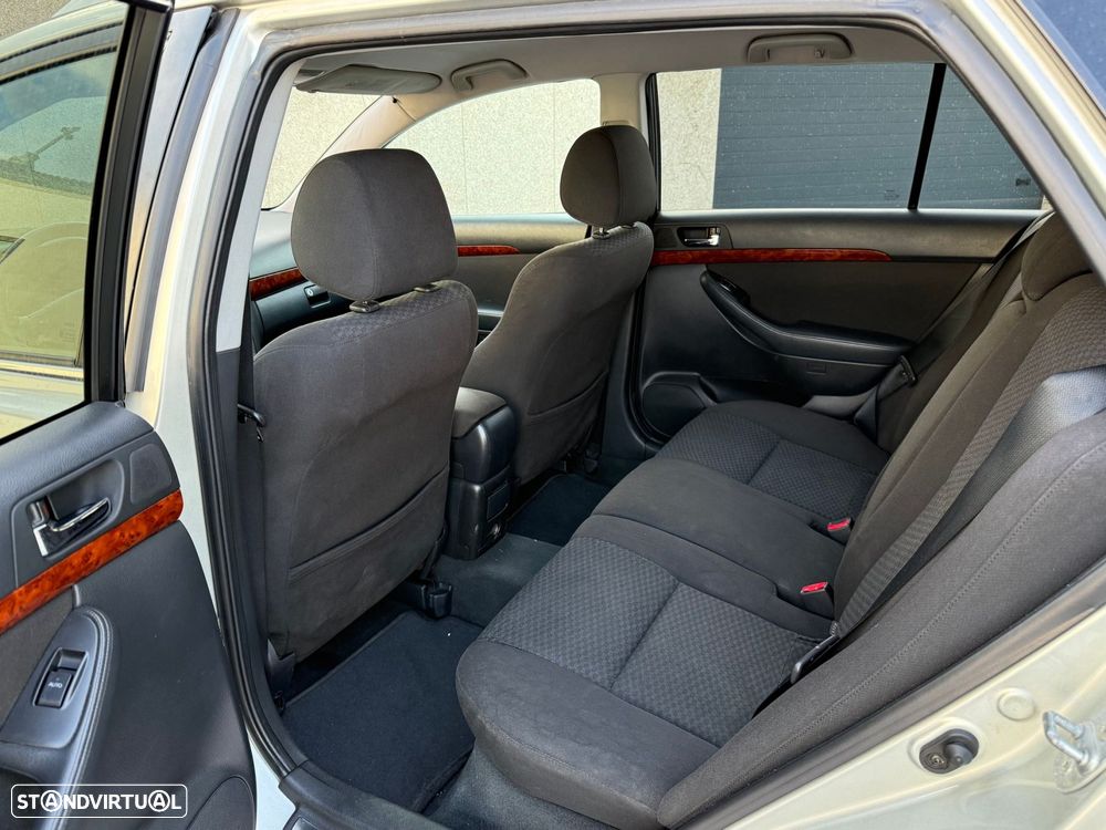 Toyota Avensis SW 2.0 D4D Sol - 16
