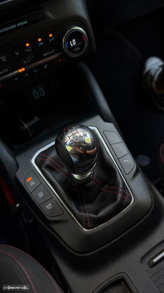 Ford Focus 1.0 EcoBoost Hybrid ST-LINE STYLE - 16