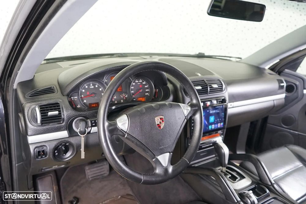 Porsche Cayenne Tiptronic — fotografia 15