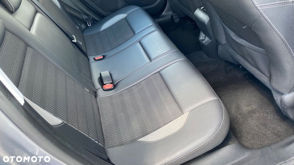 Peugeot 2008 BlueHDi 100 STOP & START Allure - 32