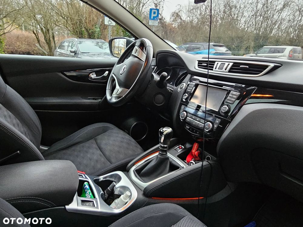 Nissan Qashqai 1.2 DIG-T N-Connecta EU6 - 7