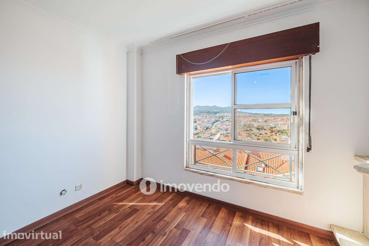 Apartamento T4 Duplex, com vistas sobre Sintra, no Algueirão - Grande imagem: 5/48