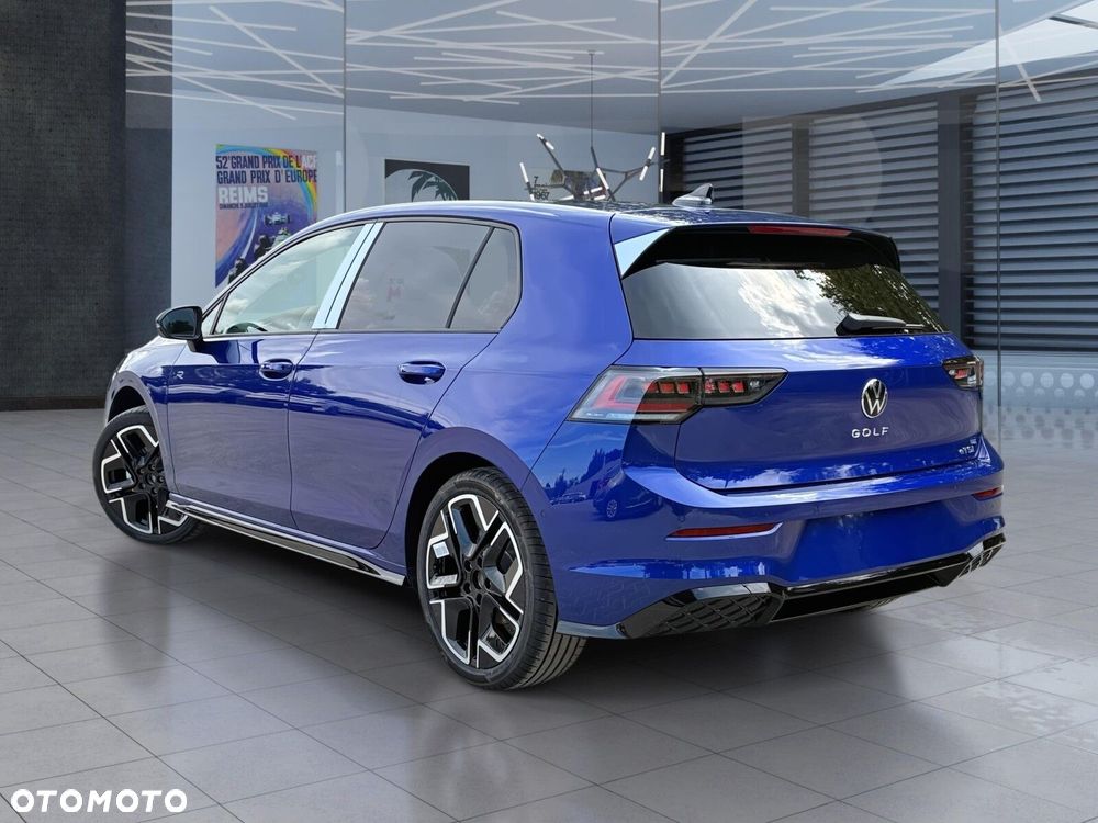 Volkswagen Golf - 11