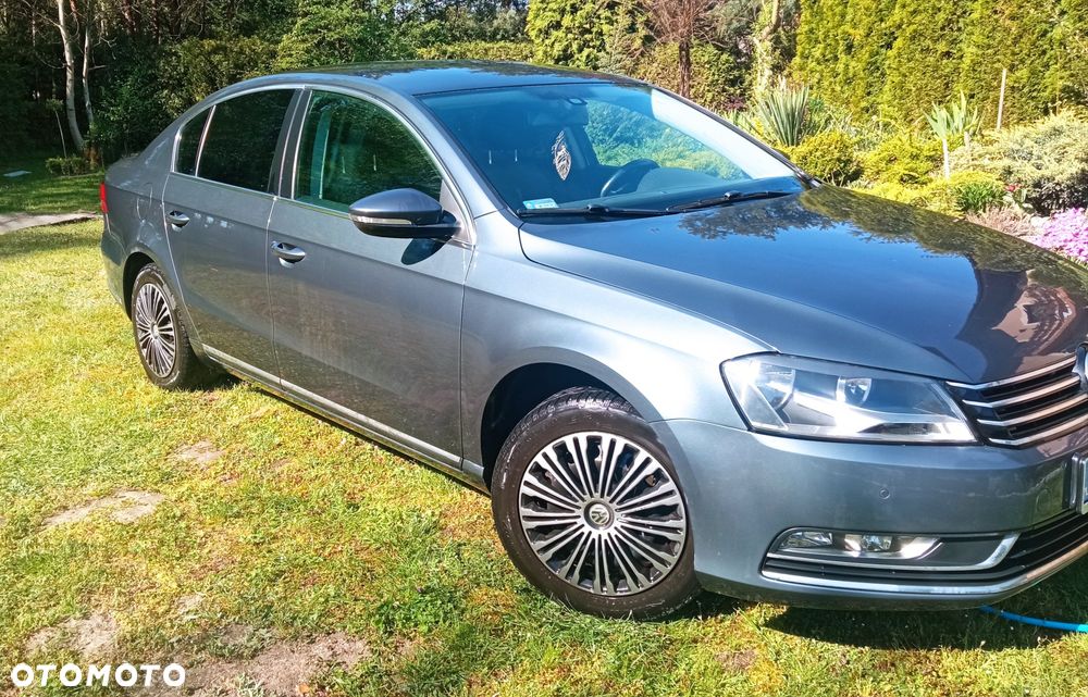 Volkswagen Passat - 4