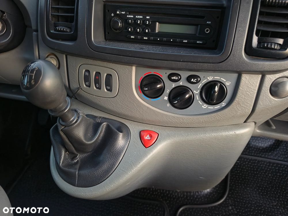 Opel Vivaro - 16