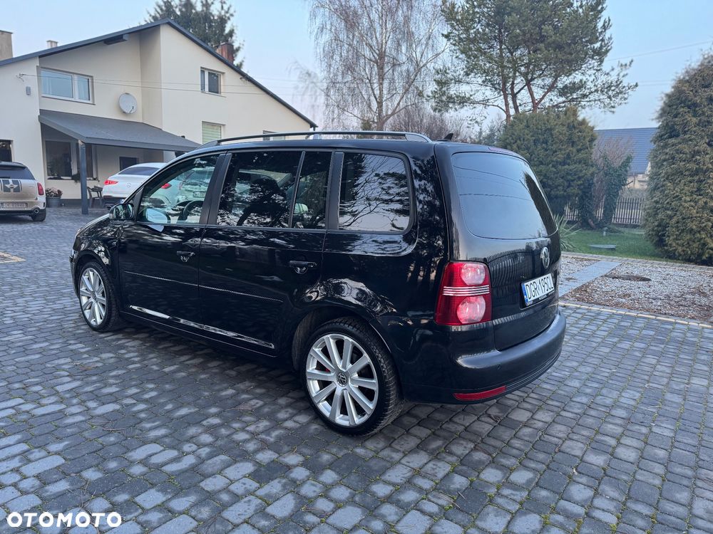 Volkswagen Touran 2.0 TDI R-Line Edition - 3