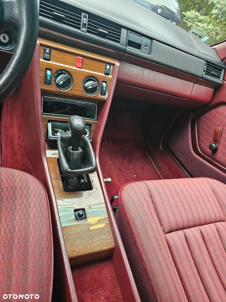 Mercedes-Benz W124 (1984-1993) - 40