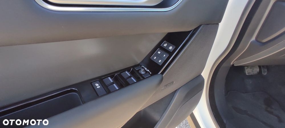Land Rover Range Rover Velar 2.0 P400e PHEV - 9