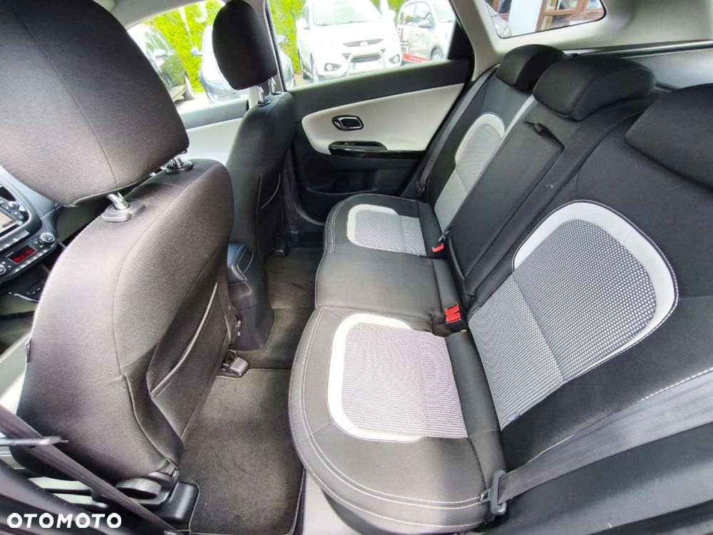 Kia Ceed - 15
