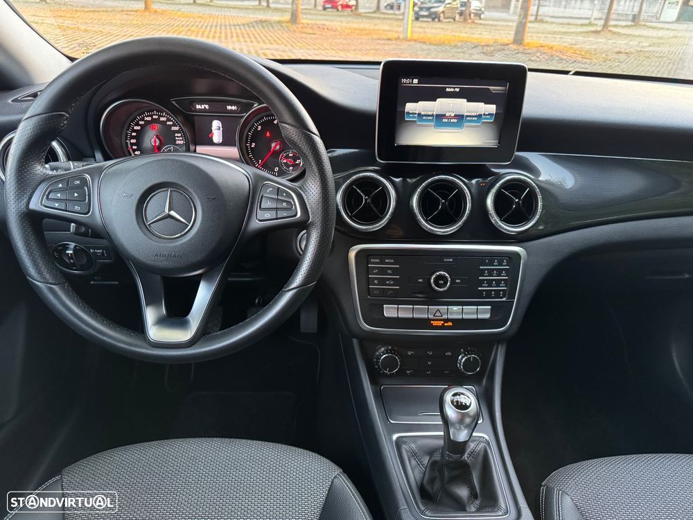 Mercedes-Benz CLA 180 d Shooting Brake Urban - 7