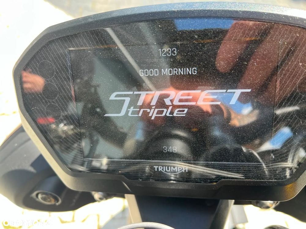 Triumph Street Triple - 11