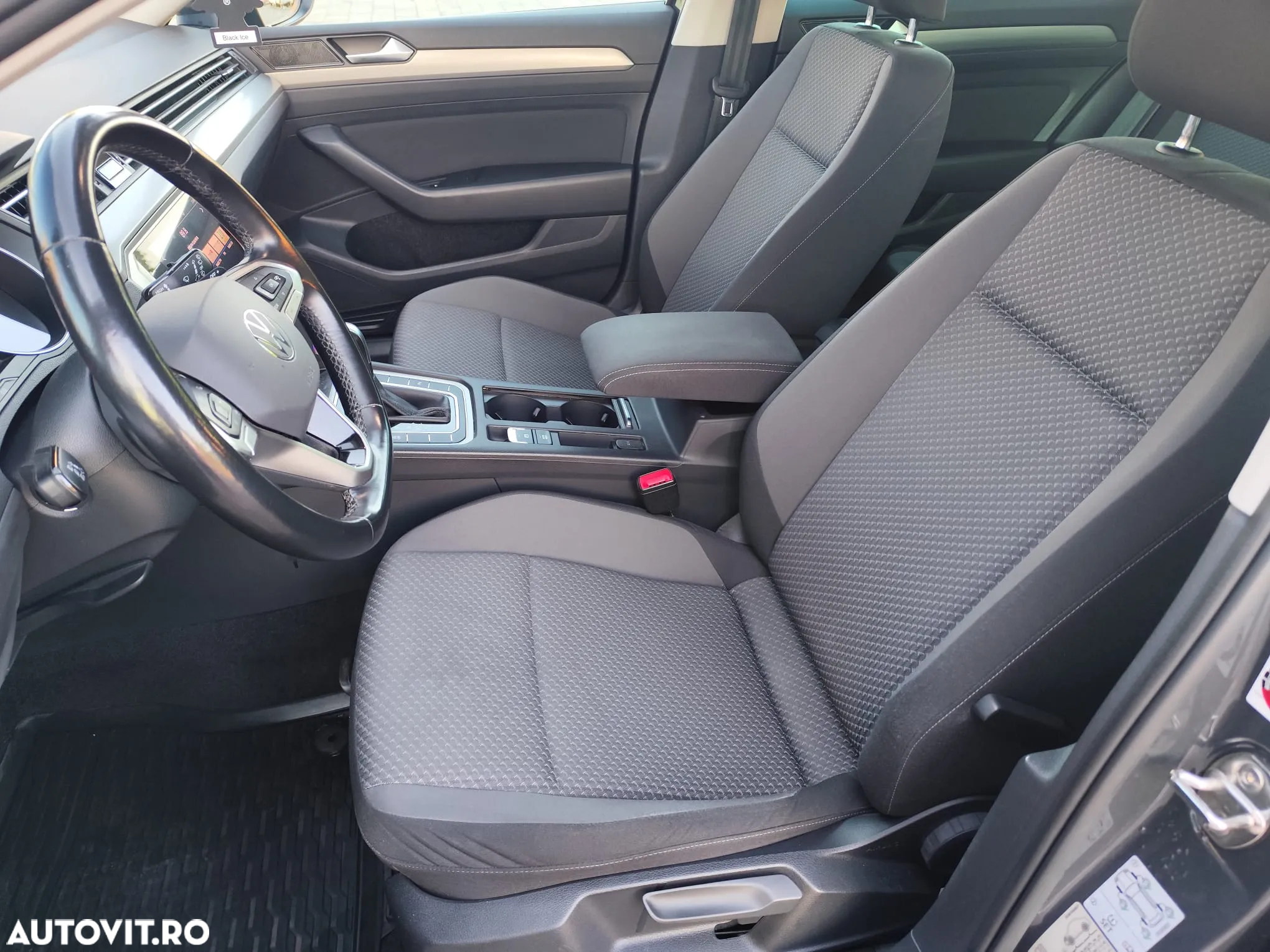 Volkswagen Passat Variant 2.0 TDI DSG Comfortline - 24