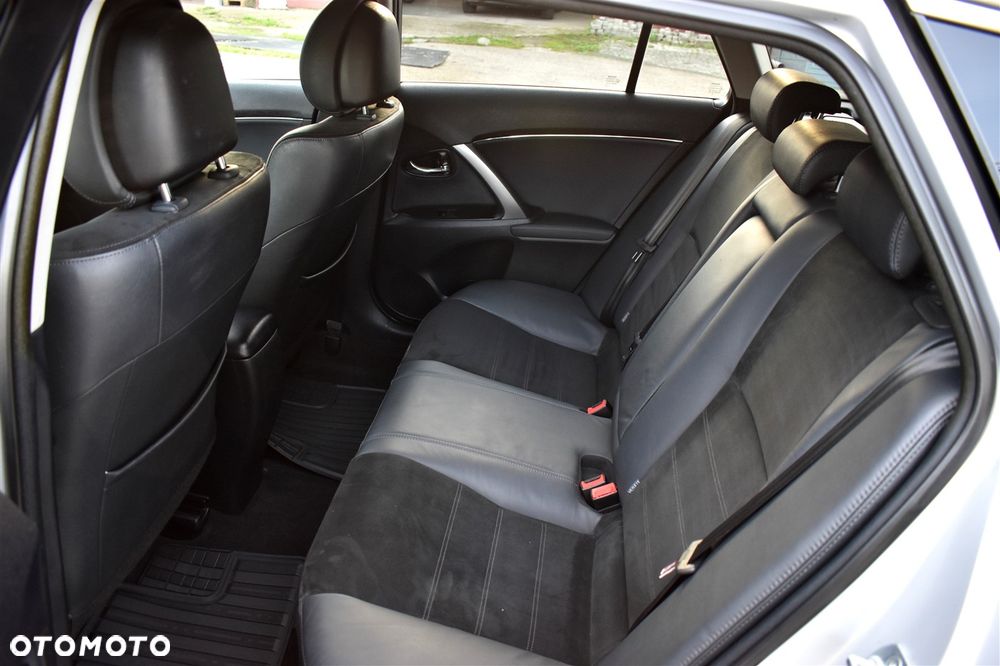 Toyota Avensis 1.8 Sol NAVI - 20