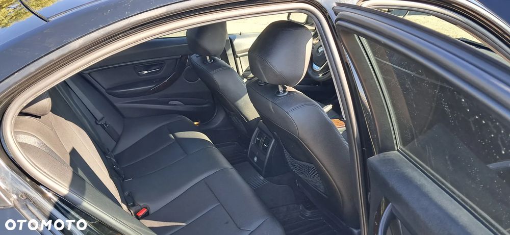 BMW Seria 3 328i - 6