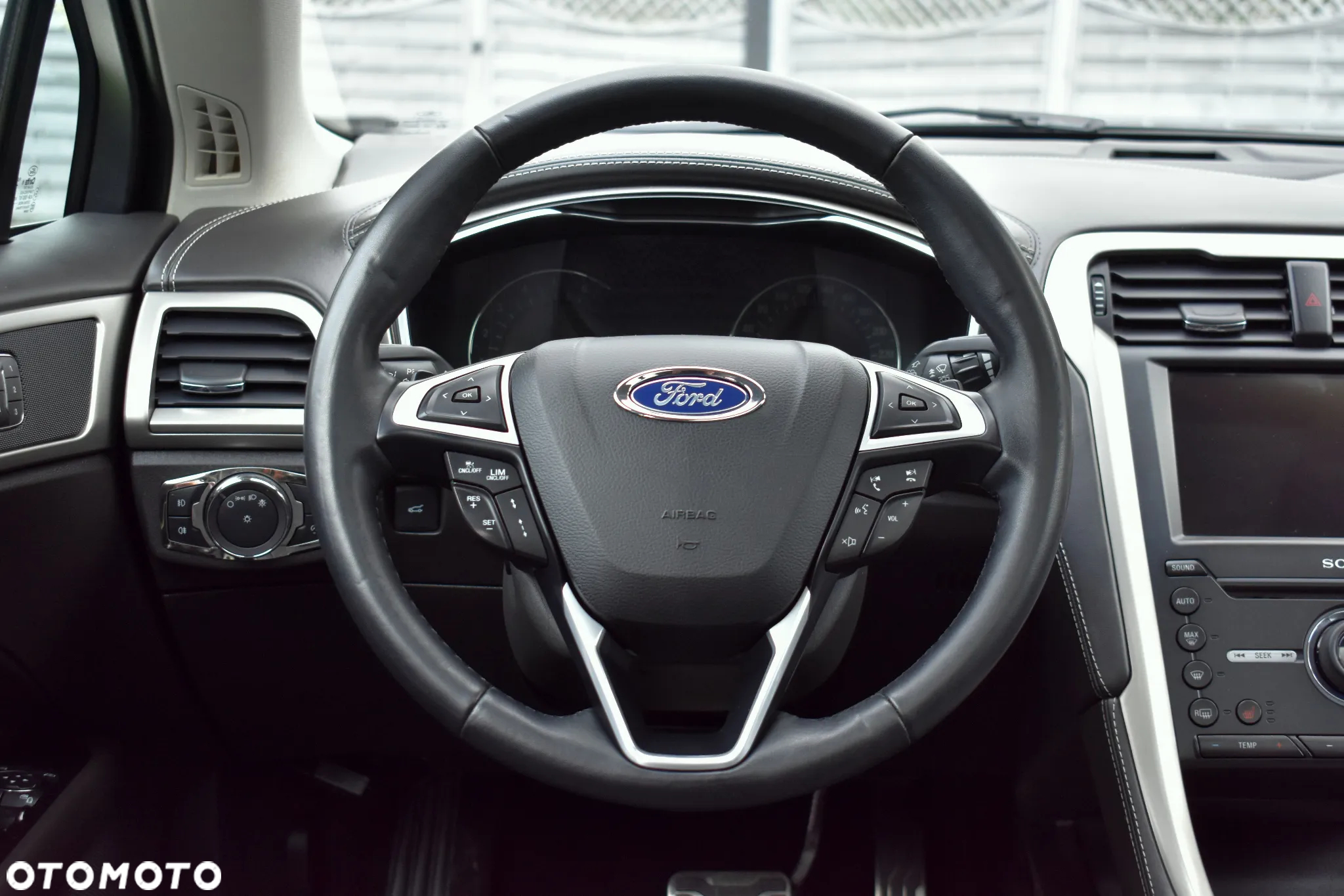 Ford Mondeo Vignale 2.0 TDCi PowerShift - 29