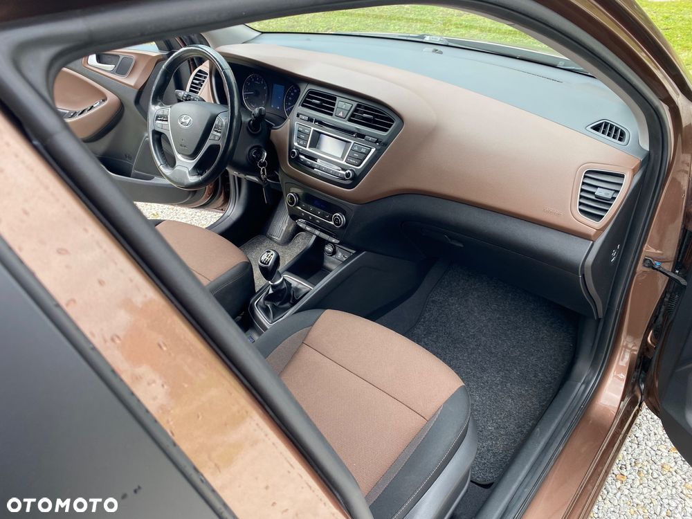 Hyundai i20 1.4 YES Gold - 17