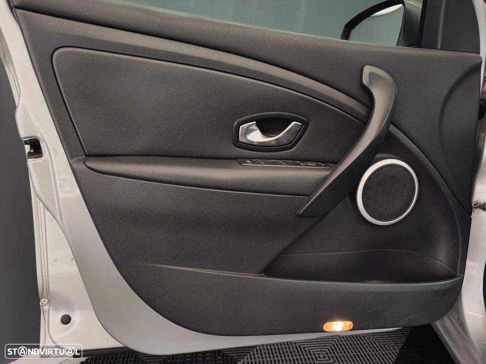 Renault Mégane Sport Tourer 1.5 dCi Luxe CO2 Champion - 14