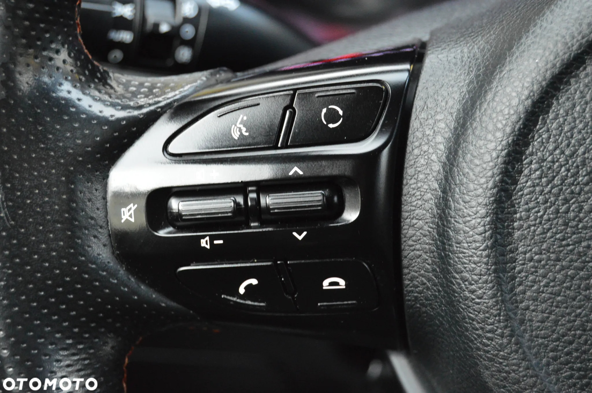 Kia Stonic 1.0 T-GDI 100 OPF Spirit - 19