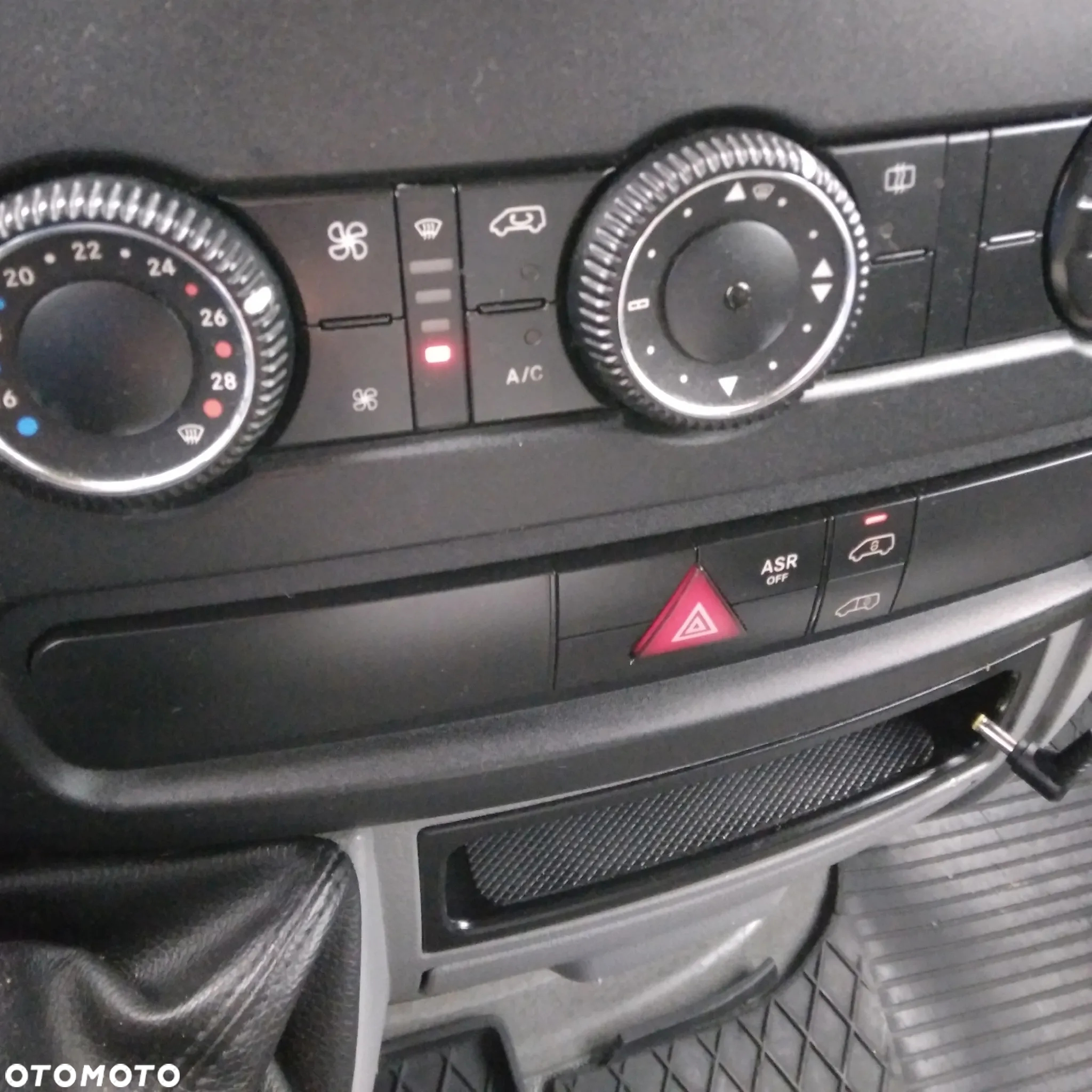 Mercedes-Benz Sprinter - 17