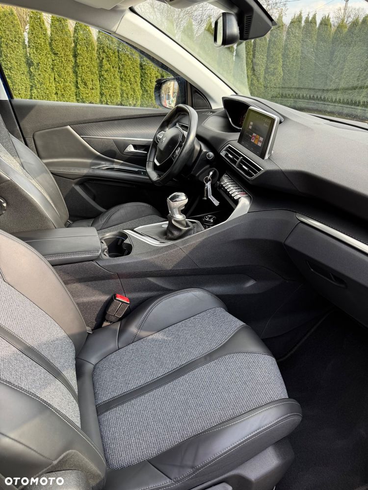 Peugeot 3008 PureTech 130 Stop & Start GPF Roadtrip - 37